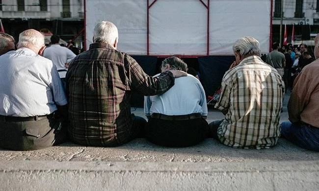 Κακά μαντάτα για τους συνταξιούχους: Διπλό βέτο από ΔΝΤ και Βερολίνο